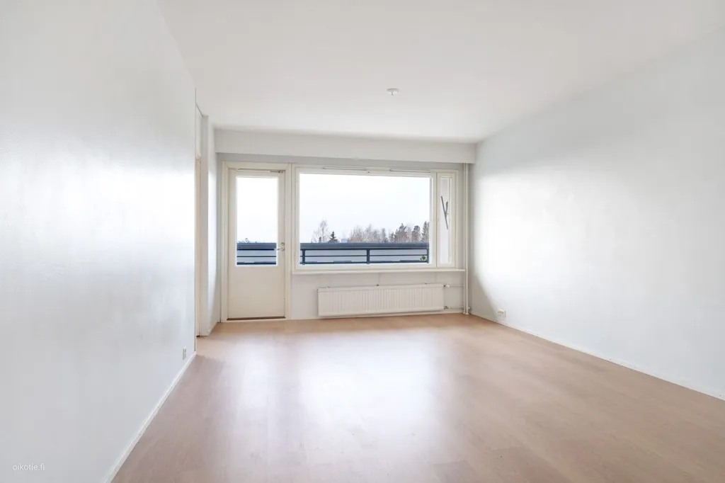 Pièces - Three-Room Flat with Balcony in Kauklahti
