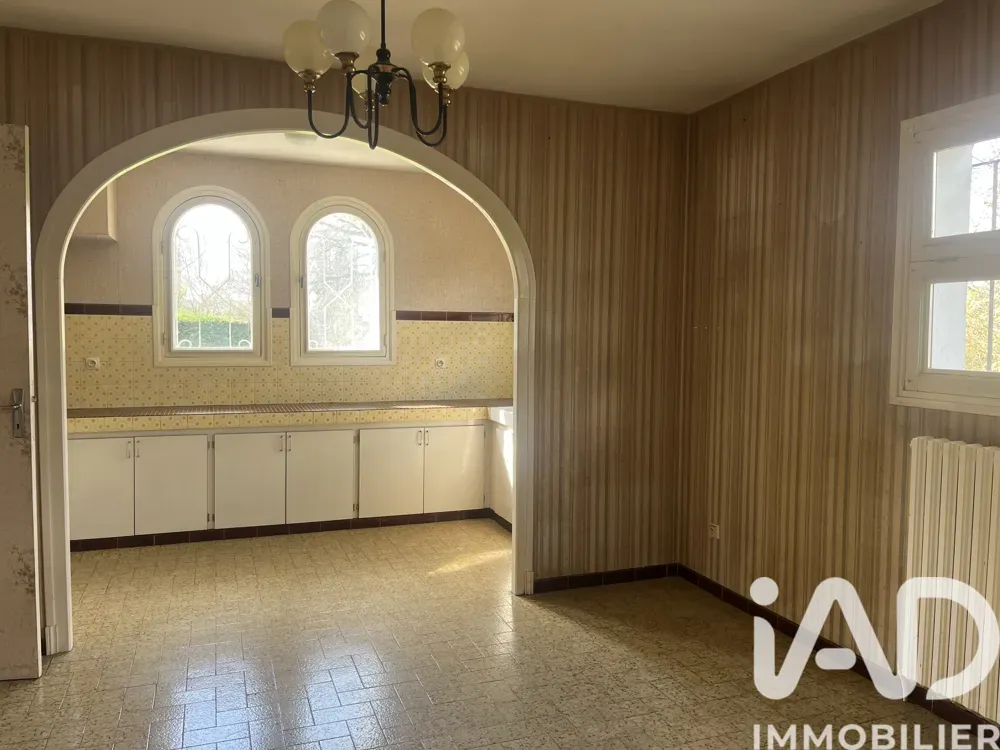 Köök - Spacious 6-Piece House with Garden in Odos