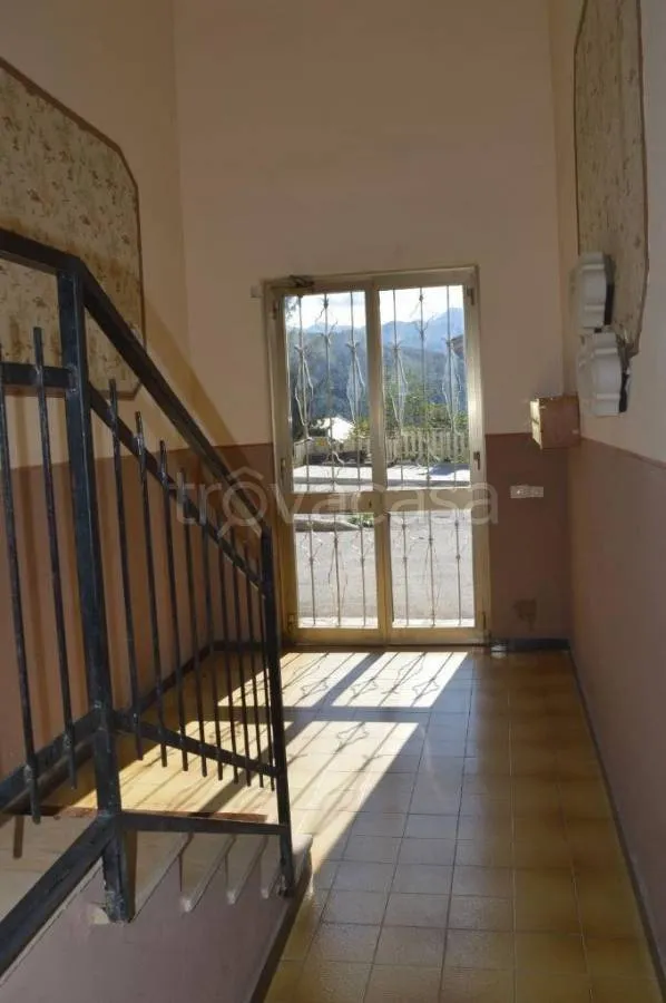 Esik - Apartment with Balcony in Roburent