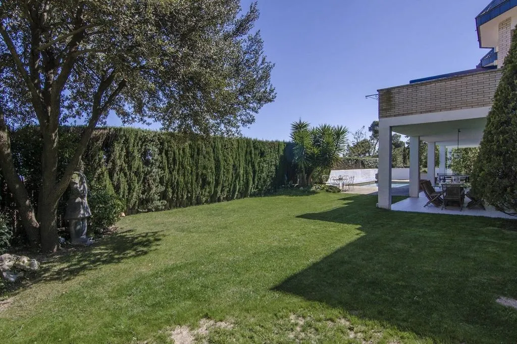 Aed - Modern Tower with Sea View in Vallvidrera