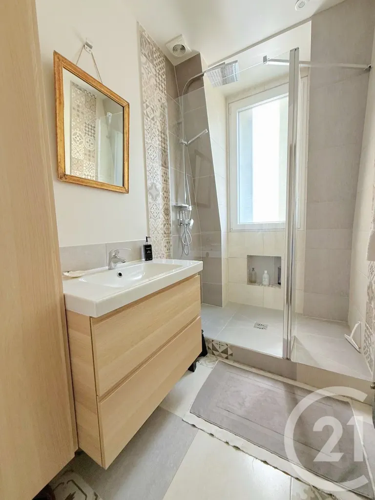 Salles de bain - Appartement Haussmannien avec Balcon à Paris 16ème