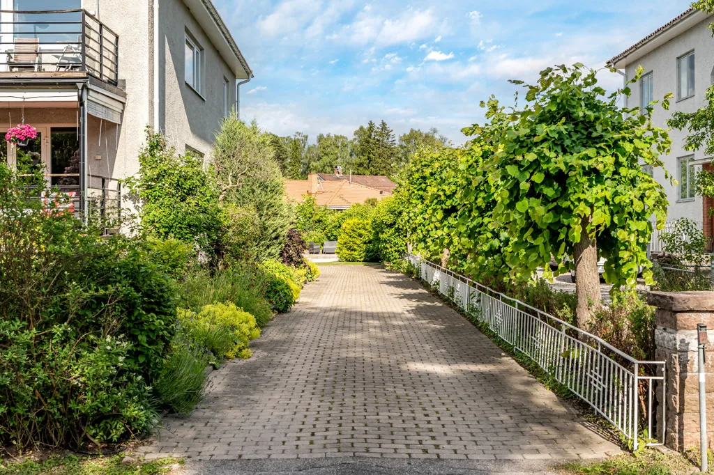 Välivaade - Representative Villa with Pool in Edsviken, Sollentuna