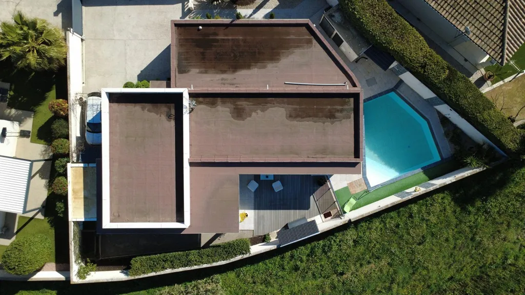 Õhuvaade - Contemporary House with Pool in Sauvian