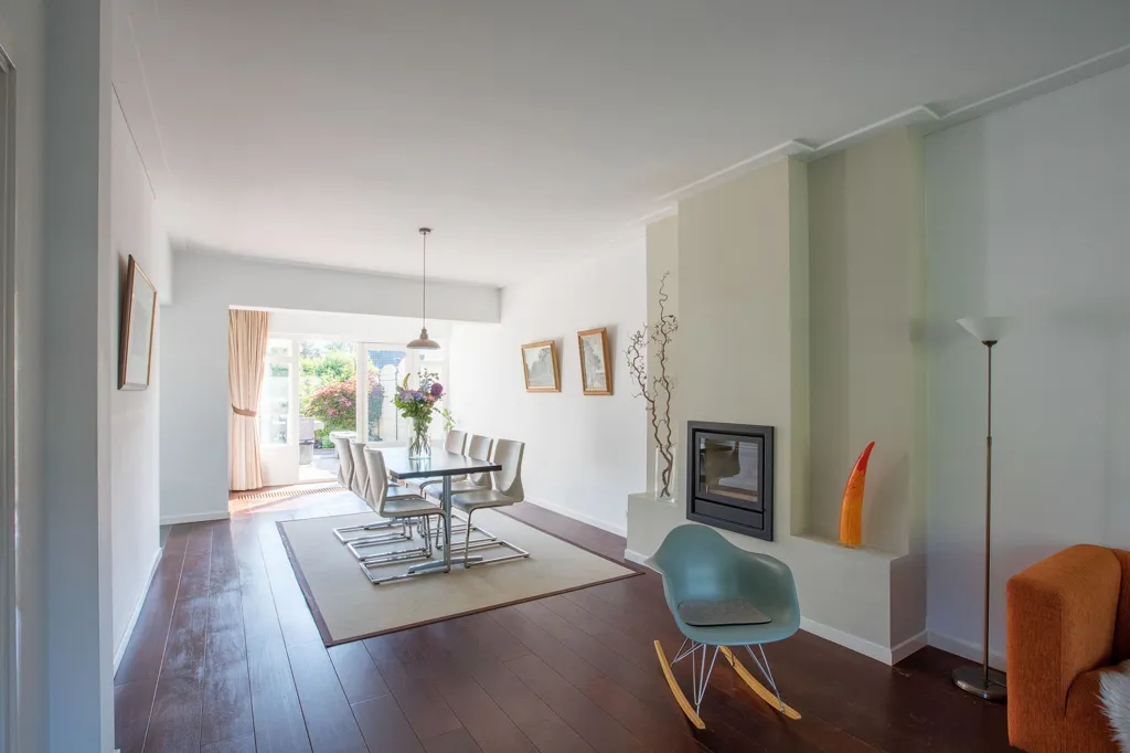 Söögituba - Semi-detached House with Office Space in Arnhem