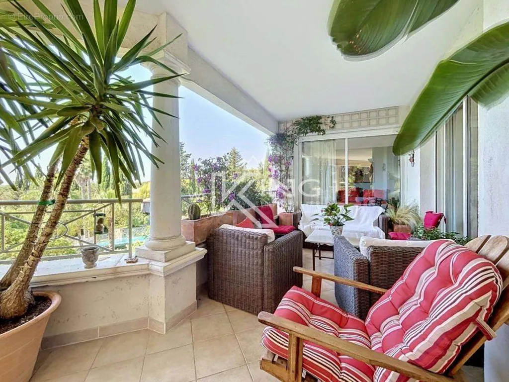 Terrass - Apartment with Private Pool in Saint Raphael