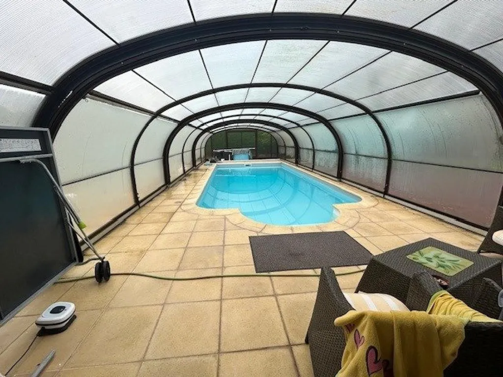 Piscine - Maison avec piscine couverte à Étaimpuis