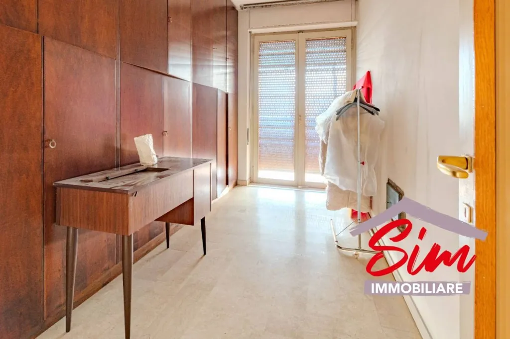 Esik - Restoration Villa with Garden in Romentino
