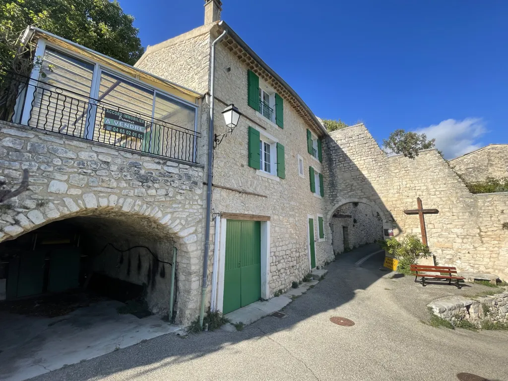 Garden - Rustic Village House with Garden in Monieux