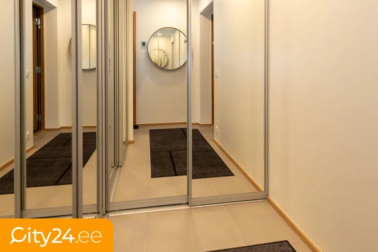 Esik - Spacious Apartment with Large Balcony near Kadaka Park