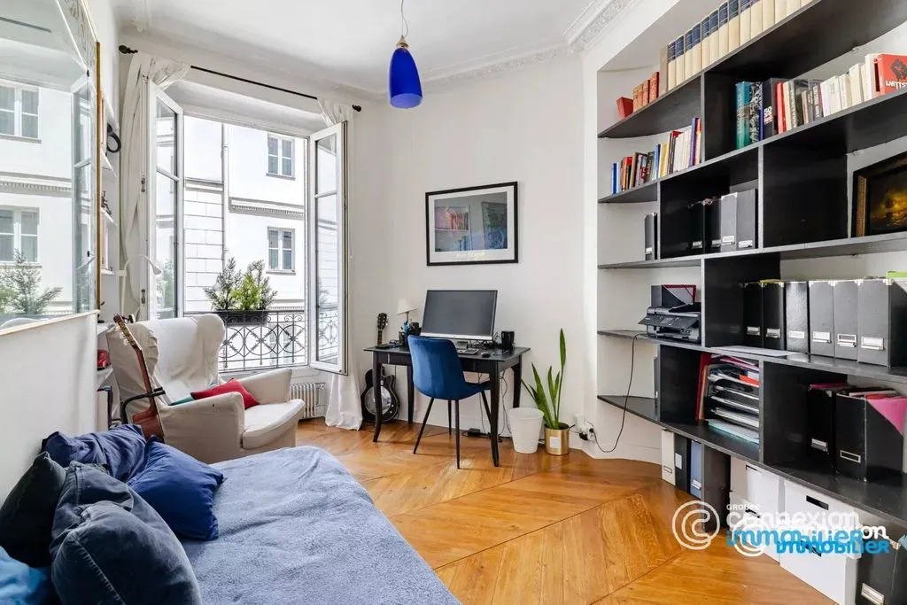 Bureau - Appartement Familial avec Triple Exposition à Paris