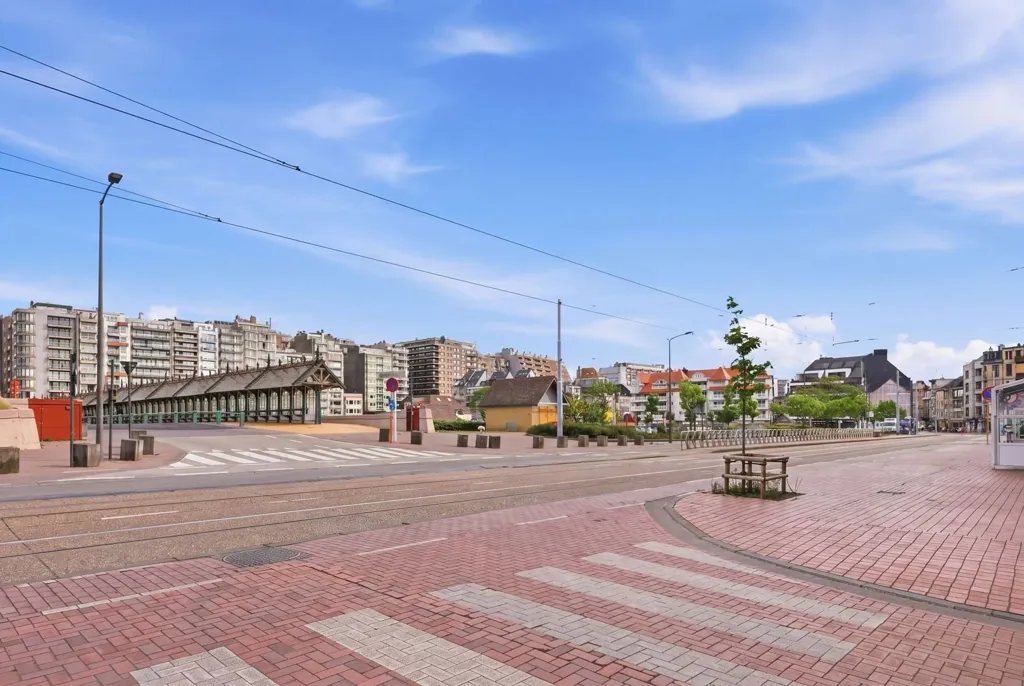 Appartement 3 Chambres avec Terrasse près de la Digue à Anvers