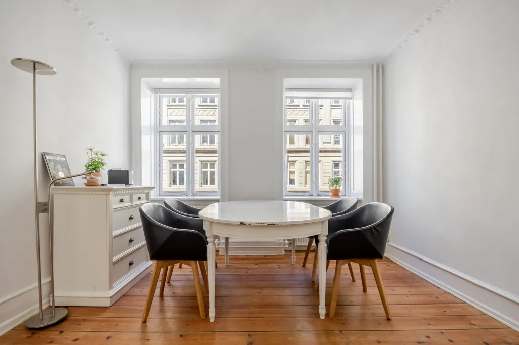 Söögituba - Charming Condo with Historic Charm in Nørrebro