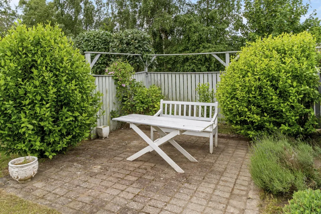 Jardin - 1979 Summerhouse with Garden in Bogø By