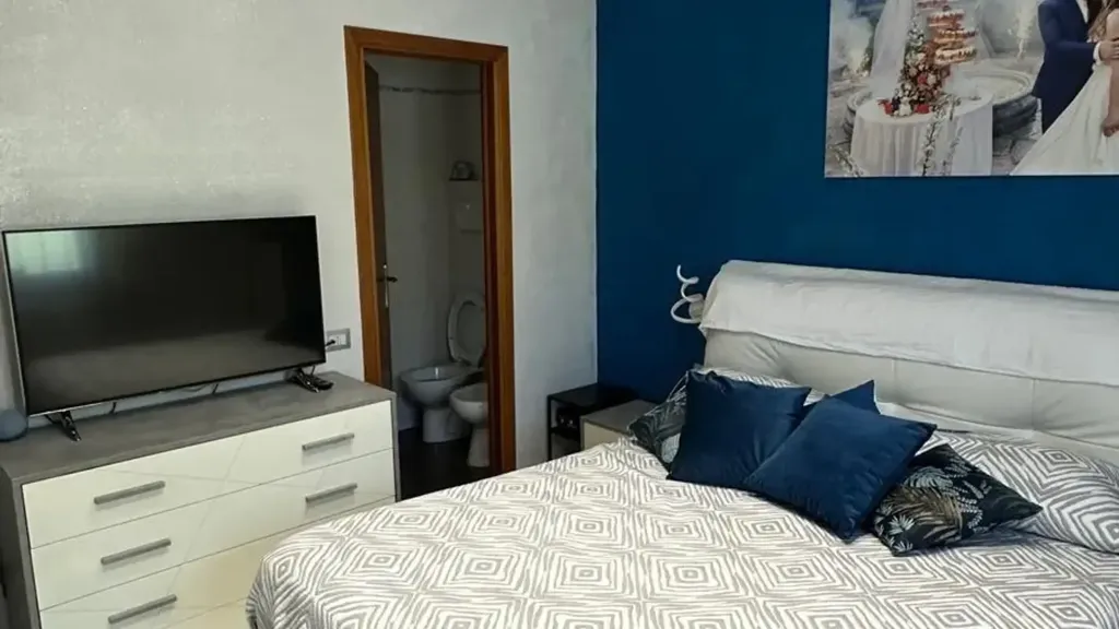 Chambres - Bright 3-Bed Flat with Balcony in Capraia e Limite