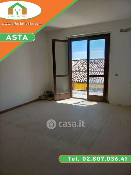 Stanze - Three-Bedroom Apartment with Balcony in Palestro