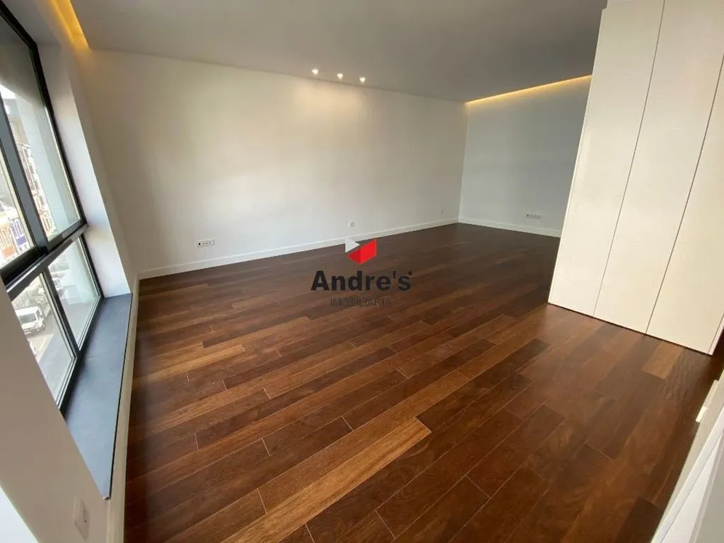 Toad - Remodelled Flat with Elevator in Boavista, Porto