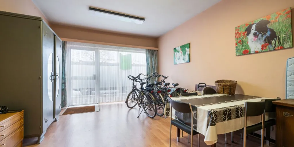 Salle à manger - Appartement avec Espace Commercial à Roeselare