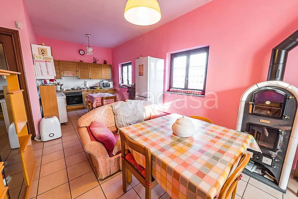 Salle à manger - Villa with Garden in Faule, Piemonte