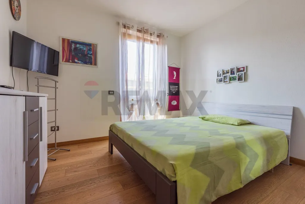 Bedrooms - Single-Storey Villa with Garden in Marchirolo