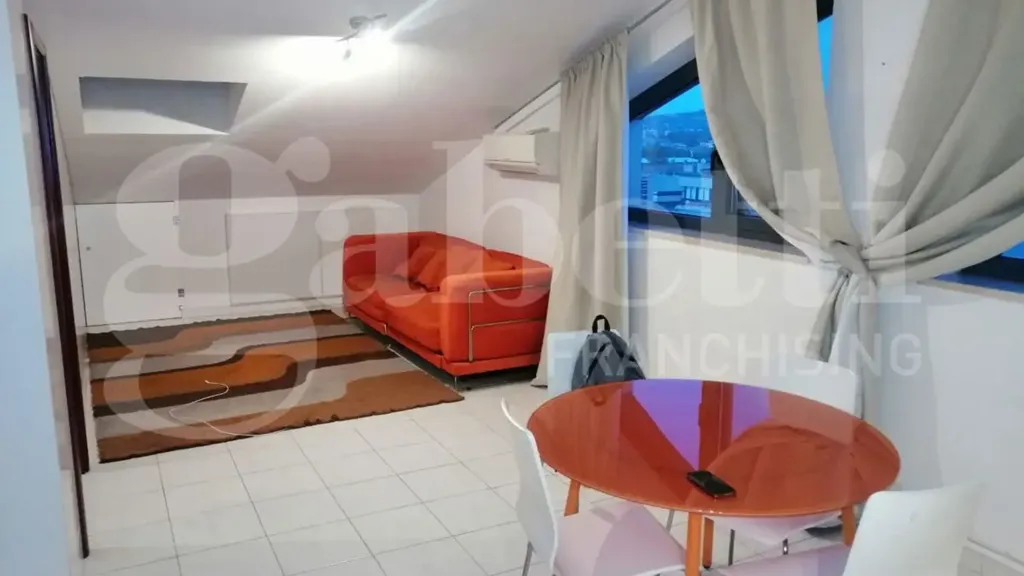 Elutuba - Mansard Apartment with Balcony in Avellino