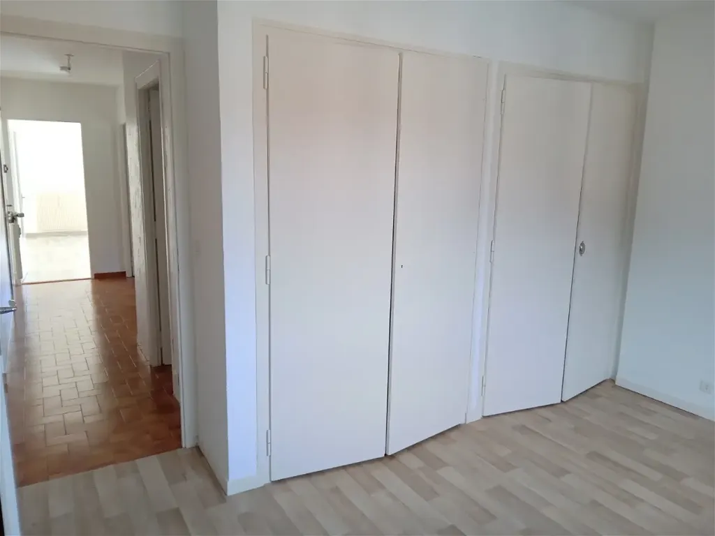 Rooms - 3-Bedroom Apartment with Balcony in Sallanches