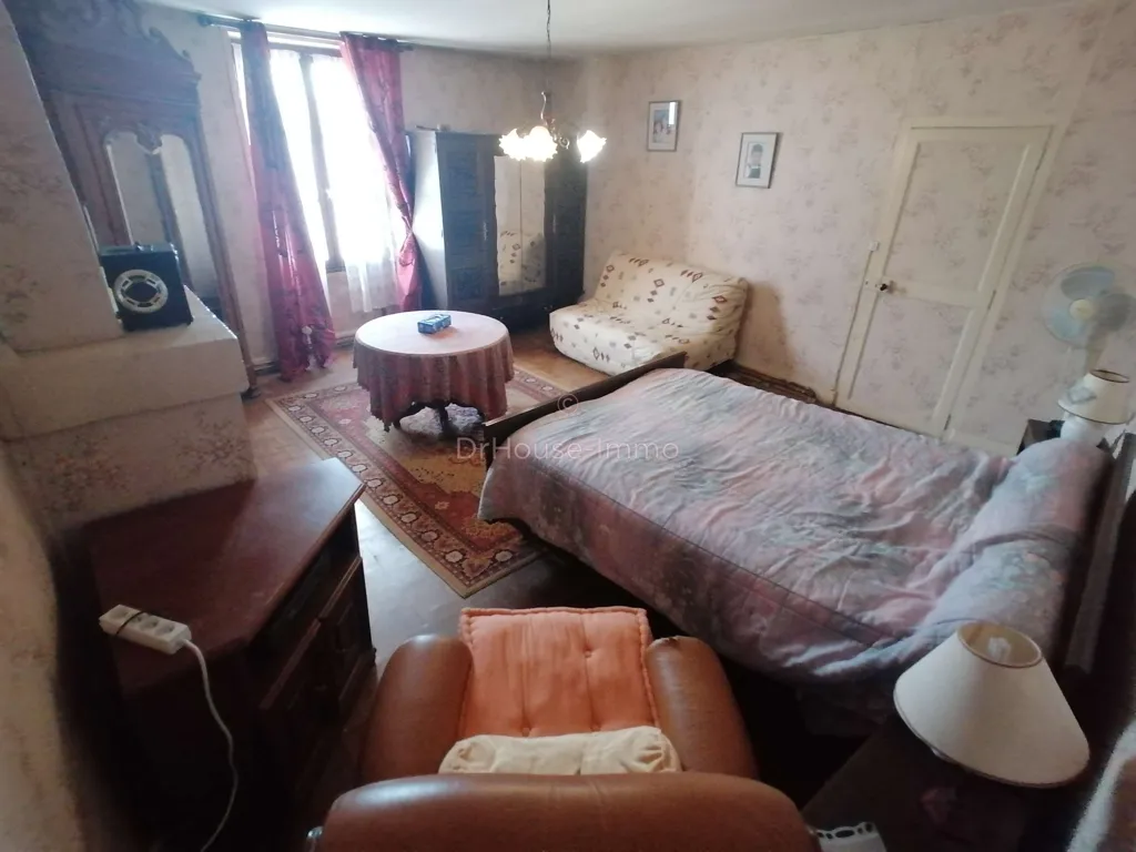 Bedrooms - Town House with Garden in Les Ormes Centre