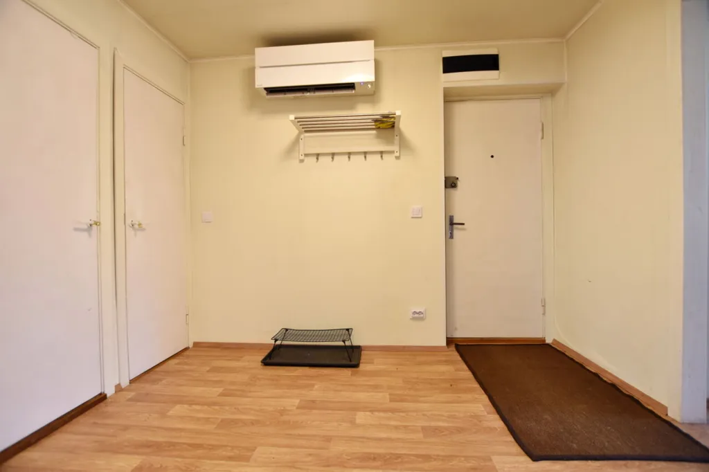 Esik - Renovated Apartment in Stone House, Muhu Island