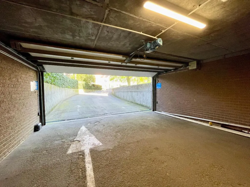 Garage - Appartement avec Vue sur Bruxelles à Ganshoren