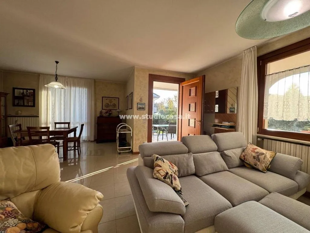 Elutuba - Luxury Villa with Private Garden in Mapello
