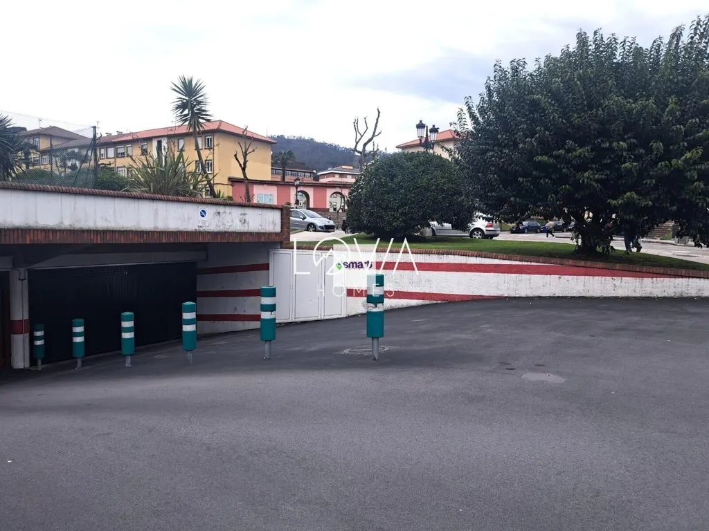 Exterior - Garage with 160 Spaces near Oviedo
