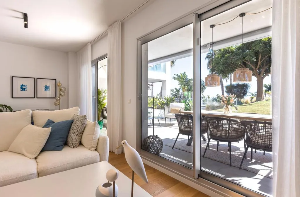 Séjour - Apartment with Private Garden in Mijas Costa