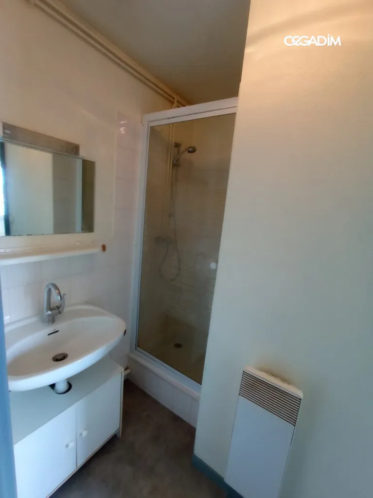 Salles de bain - Studio Meublé Idéal Étudiant à Clermont-Ferrand