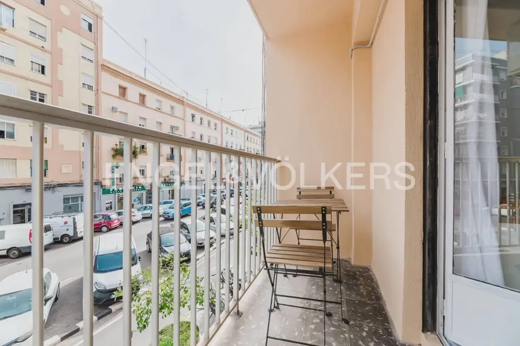 Balcone - Fully Renovated Apartment with Balcony in Ayora