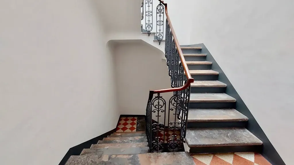 Rooms - 7-Room Apartment with Balcony in Fabriano
