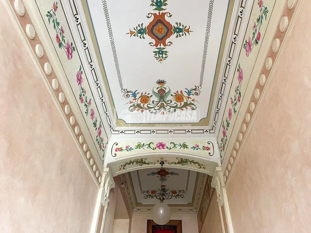 Hallway - Signorile Apartment with Four Balconies in Crocetta