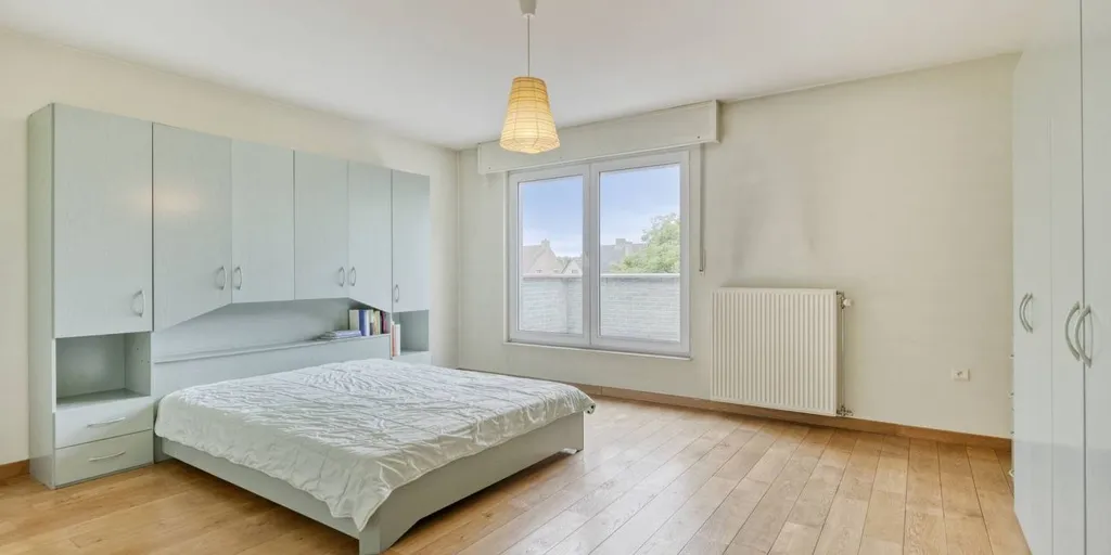 Chambres - Maison avec Espace Bureau dans le Quartier Prisé de Hoogstraten