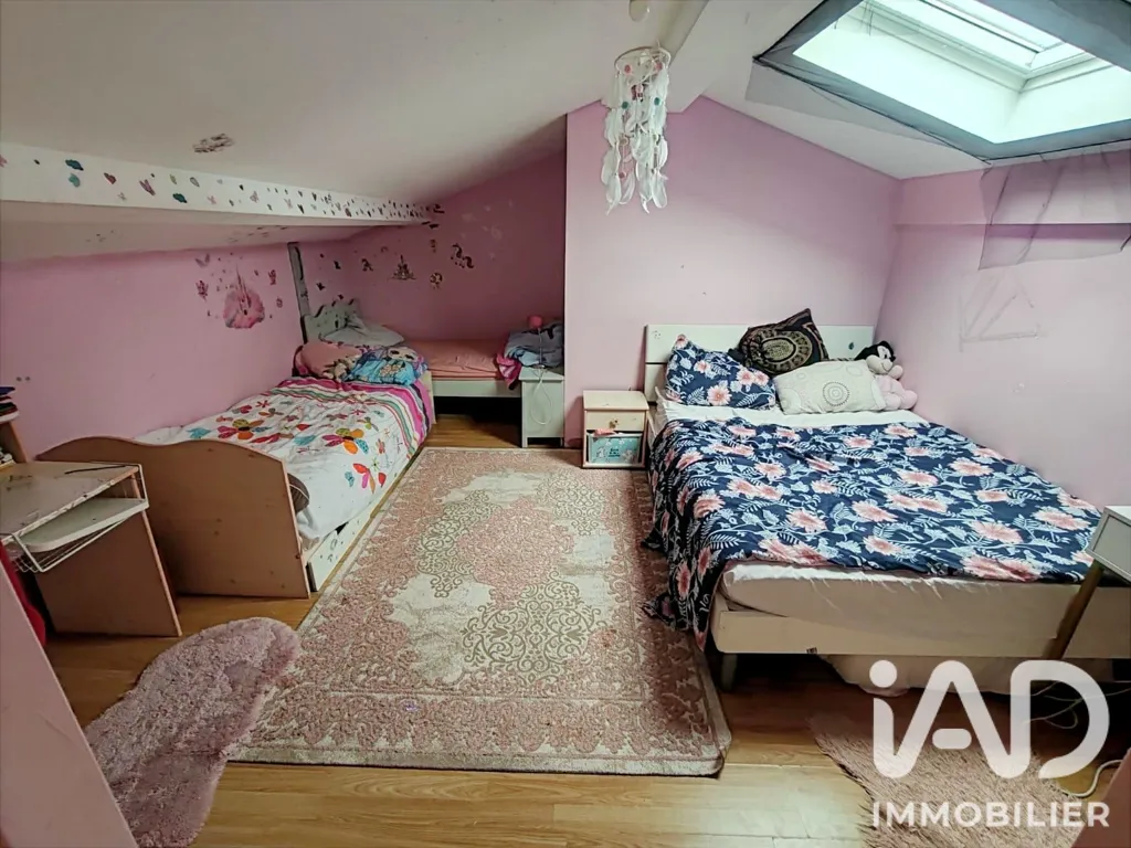 Magamistoad - Terraced House with Pool in Izon