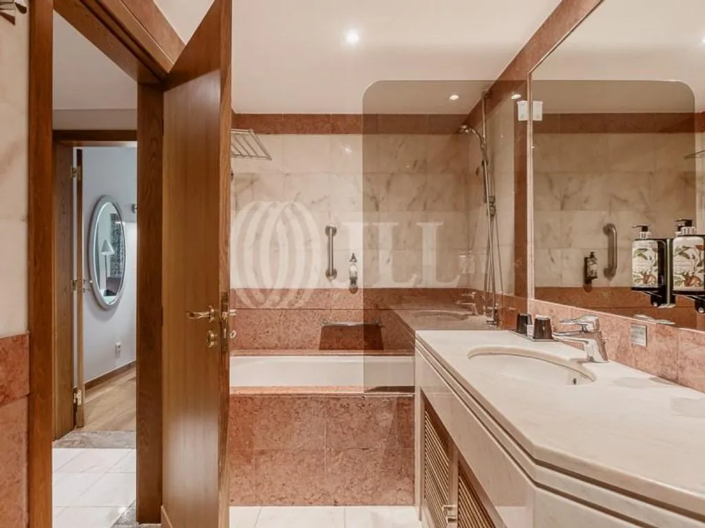 Salles de bain - Luxury Flat with Pool in Lisbon