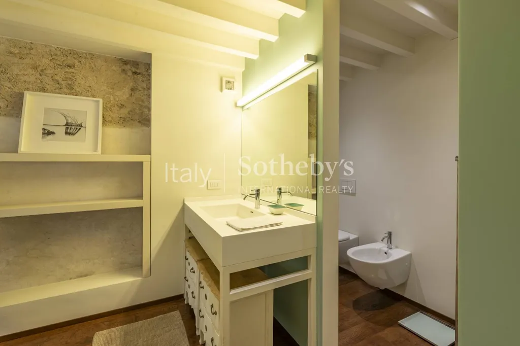 Salles de bain - Restored Attic Apartment with Panoramic Terrace in Asolo