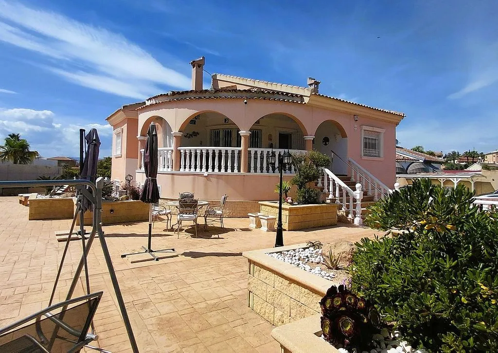 Terrasse - Villa with Pool and Terrace in La Marina
