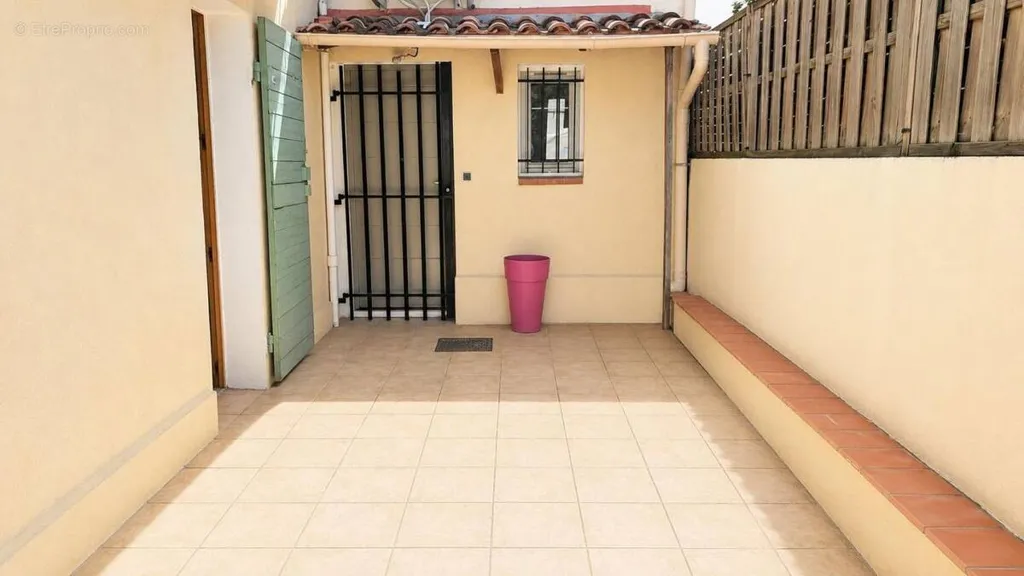 Giardino - Type 2 Flat with Terrace in Toulon
