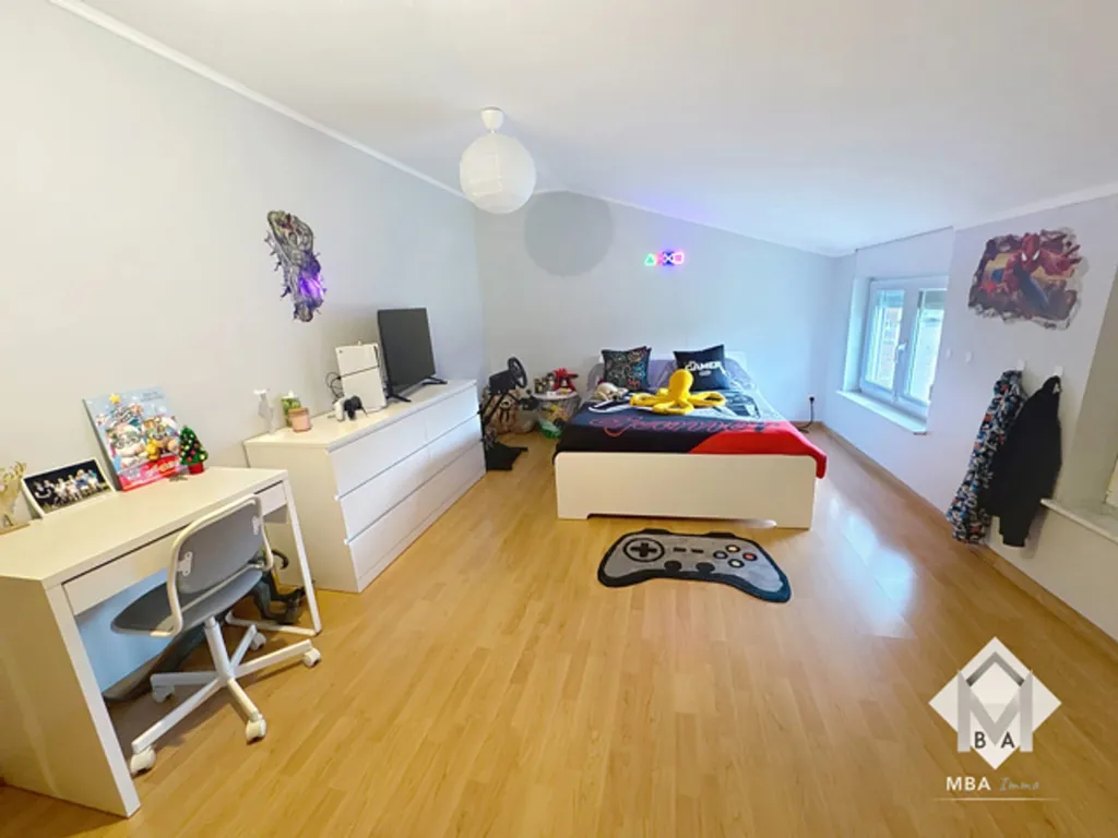 Chambres - Villa avec Panneaux Solaires et Jardin à Awans Othée