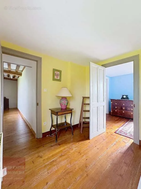 hallway_entrance
