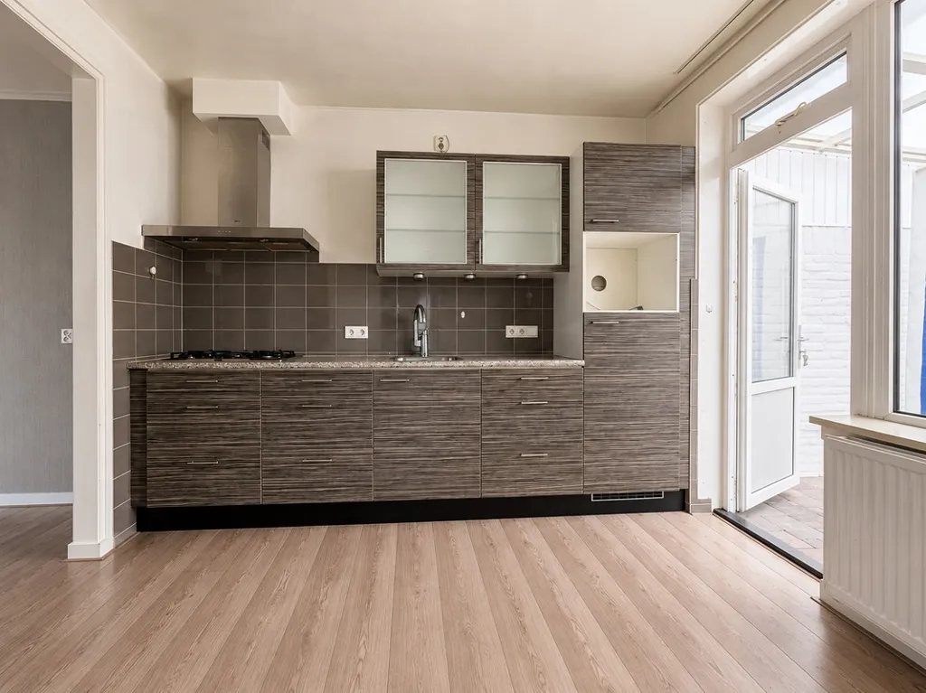 Cucina - Two-Storey House with Garden in Bunde
