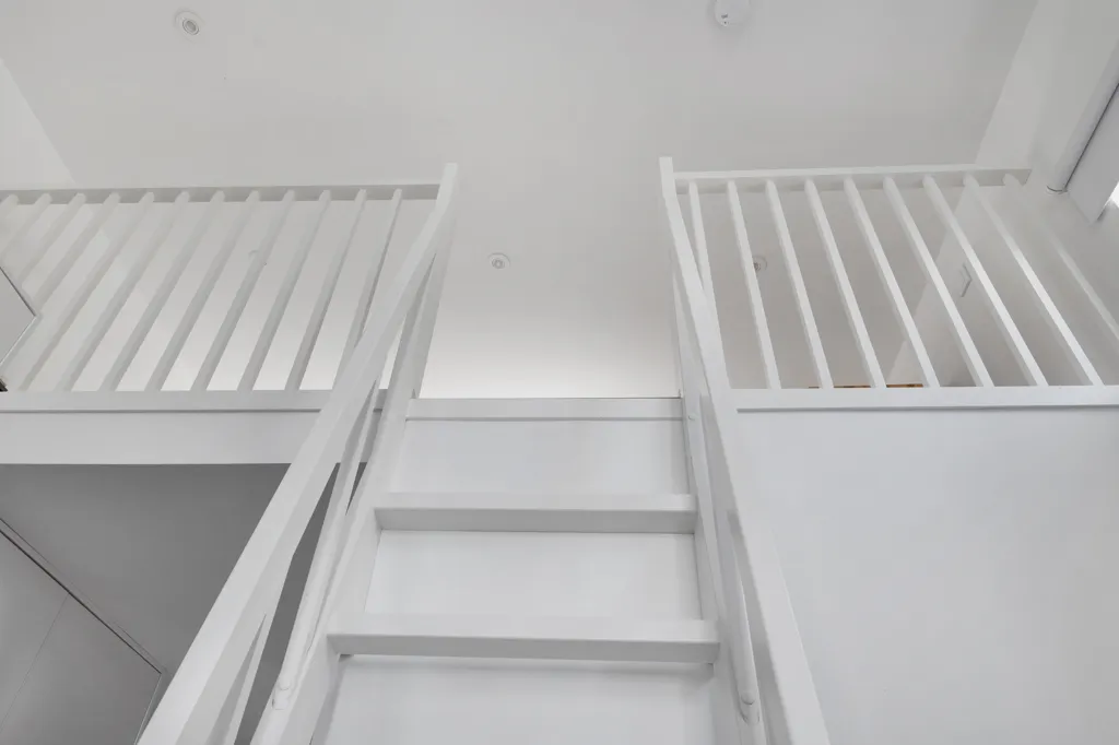 Pièces - Attic Flat with Balcony in Törnskogen