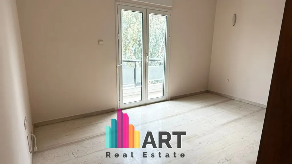 Pièces - Corner Apartment with Sea View in Palaió Fáliró