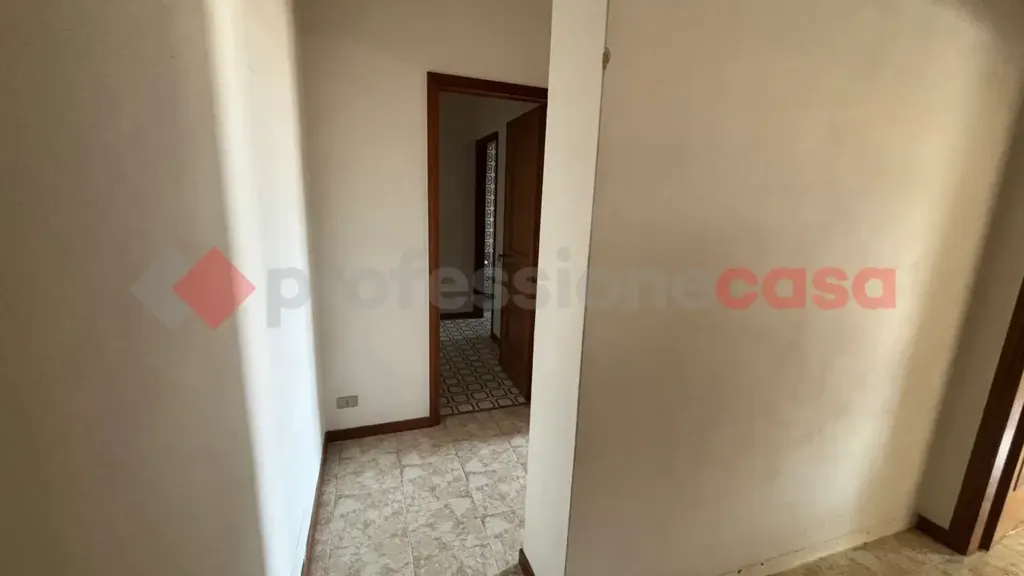 Esik - Panoramic Apartment with Balcony in Taranto