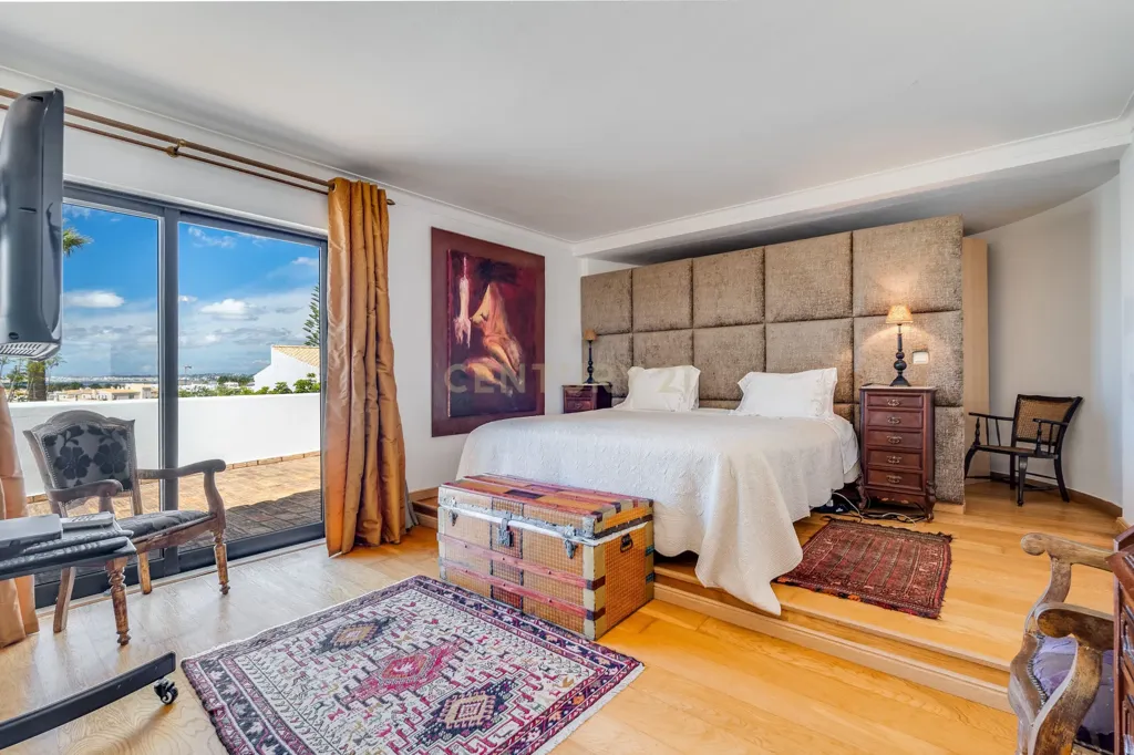 Bedrooms - Sea View Villa with Pool in Alvor