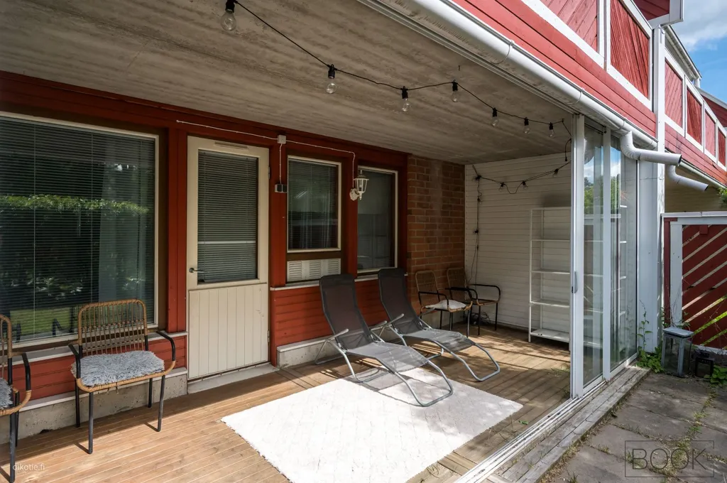 Terrasse - Spacious Apartment with Garden in Mäntylä, Oulu