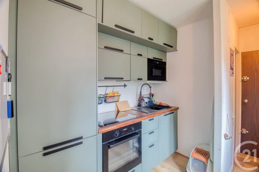 Köök - Renovated Studio with Parking in Franconville